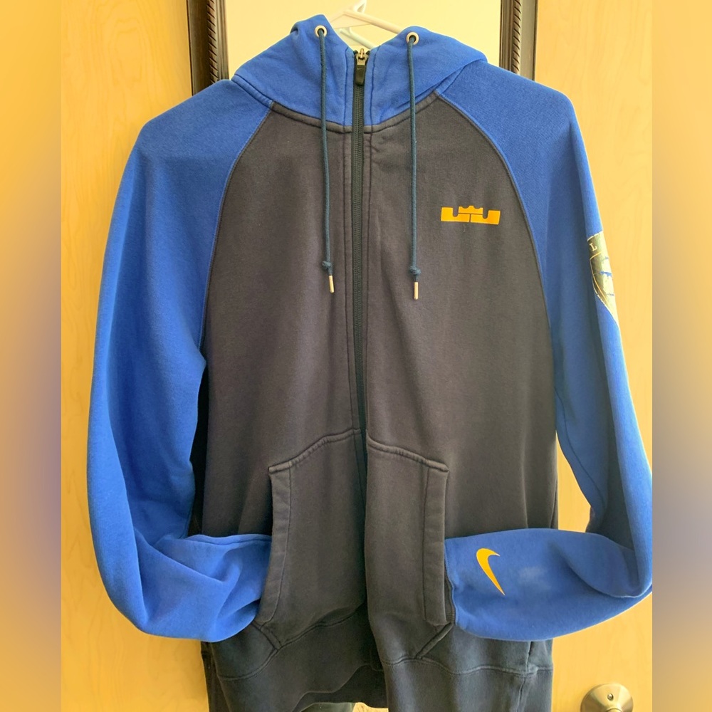 Men's Nike Lebron James lightweight zip-up sweatshirt.